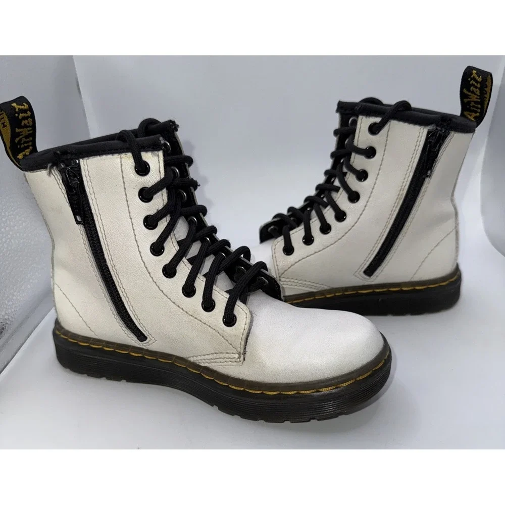 Kids Dr. Martens ZAVALA Lace Up Boots 6